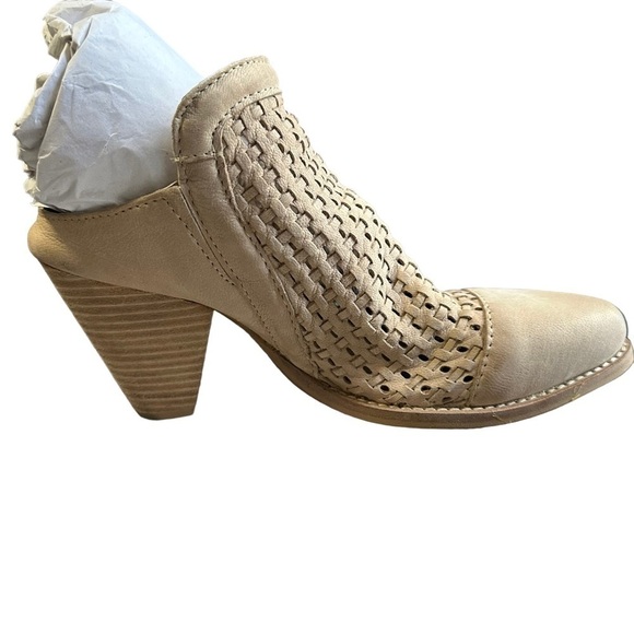 NIB Diba True Beige Mini Mee Leather Perforated Heeled Mule - Picture 8 of 11